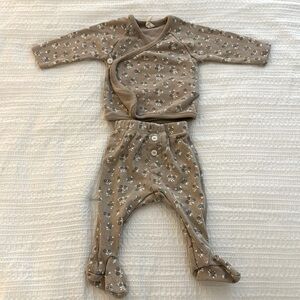 Quincy Mae newborn set.